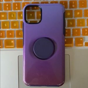 iPhone 11 Pro Max Otterbox + Pop Socket phone case